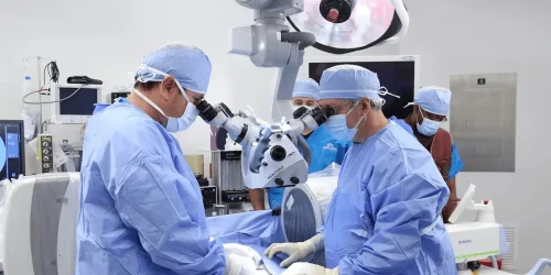 Deuk Spine Institute.png