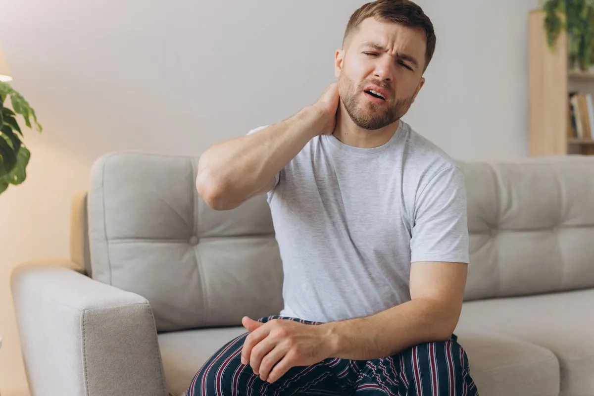 c6-c7 disc herniation symptoms